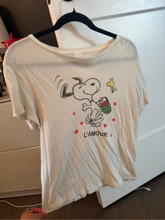 Re/Done Tops - Re/Done Cream Peanuts Snoopy L'Amour Short Sleeve Tee
